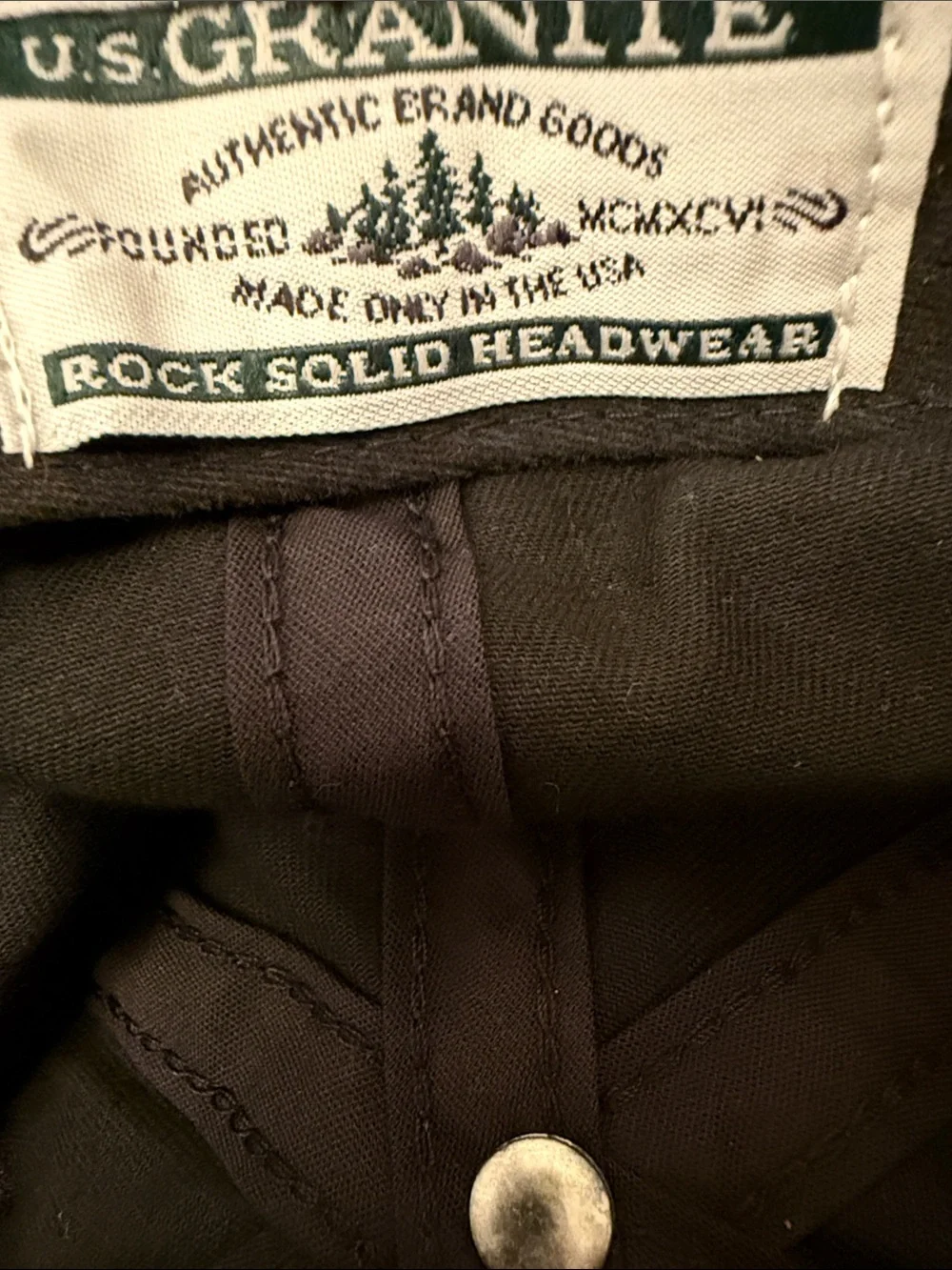 Black UK Cap with Embroidered '1865' Detail